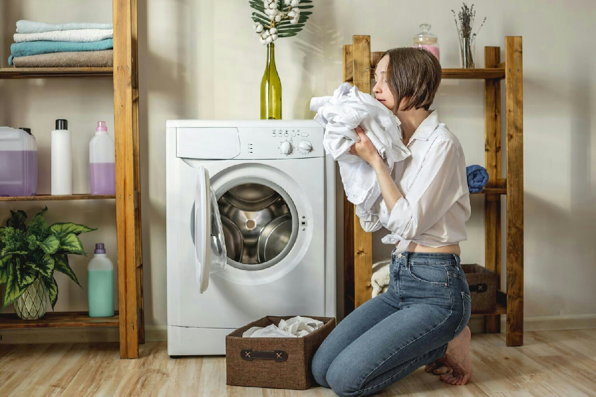 Acqua che risale dallo scarico della lavatrice: cause comuni e come fermarla definitivamente