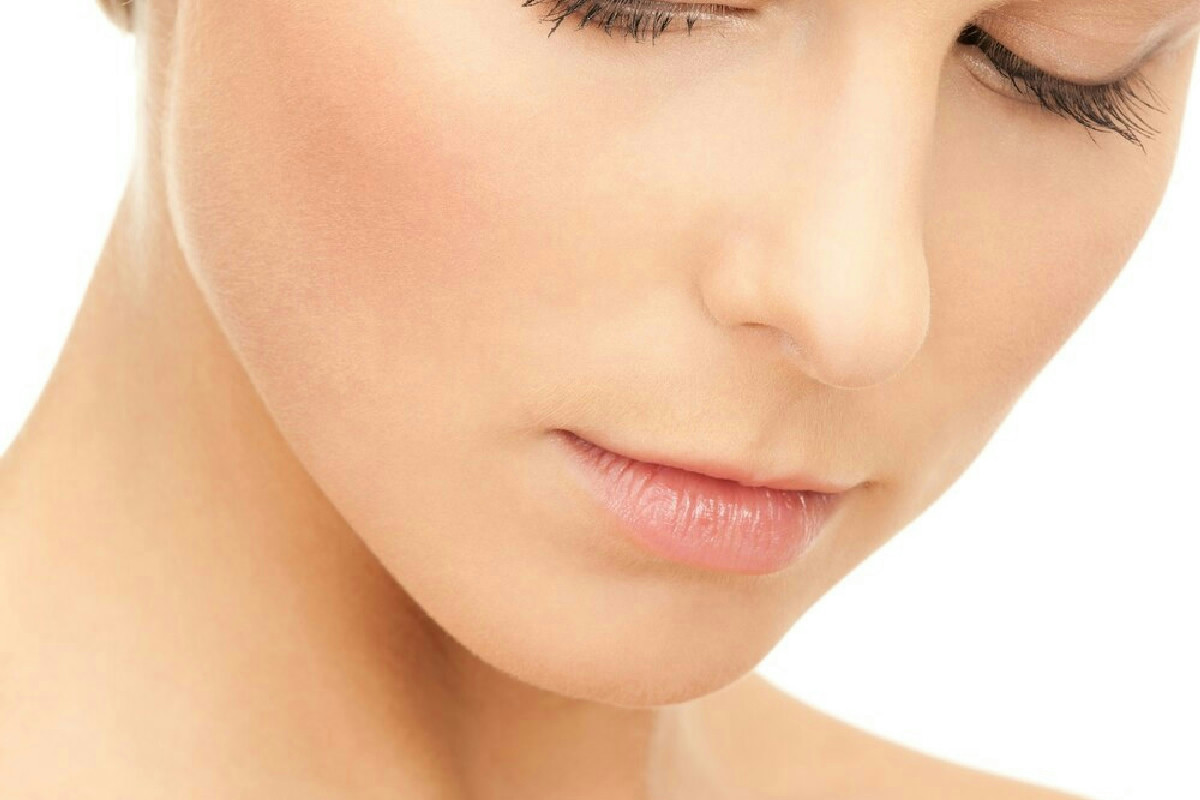 Dopo i 35 anni la pelle cambia: come la perdita di collagene influenza elasticità e tono cutaneo